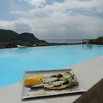 Relais Olivi 3* Костермано