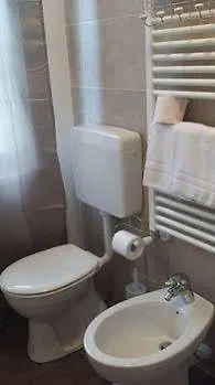 Relais Olivi Lägenhetshotell Costermano